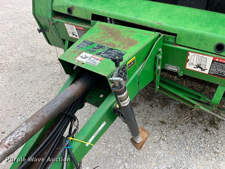 image for item MG9491 1993 John Deere 535  round baler