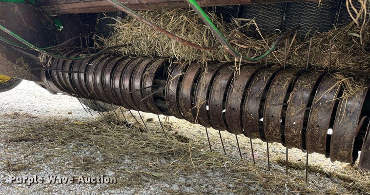 image for item MG9491 1993 John Deere 535  round baler