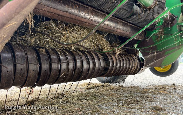 image for item MG9491 1993 John Deere 535  round baler