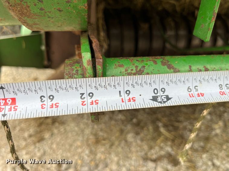 image for item MG9491 1993 John Deere 535  round baler