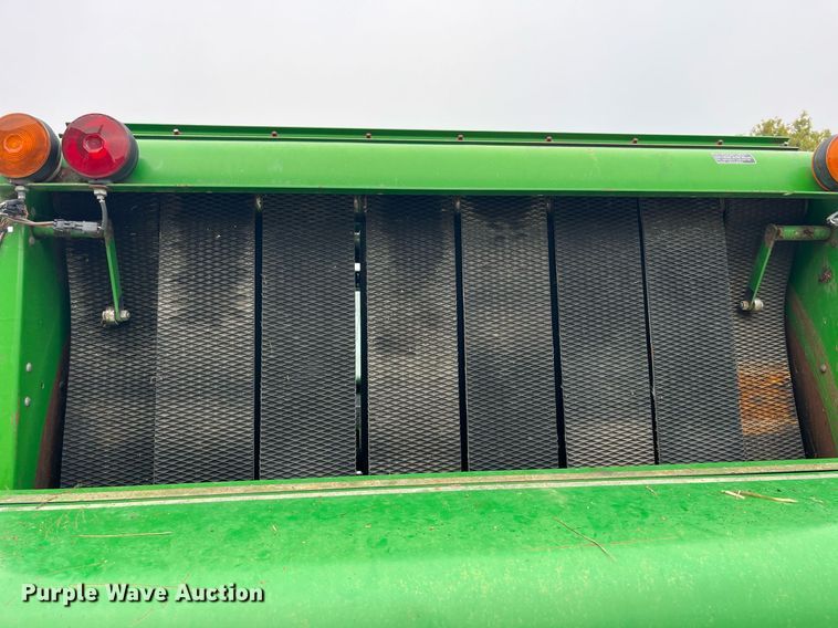 image for item MG9491 1993 John Deere 535  round baler