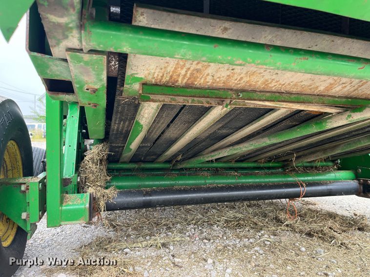 image for item MG9491 1993 John Deere 535  round baler