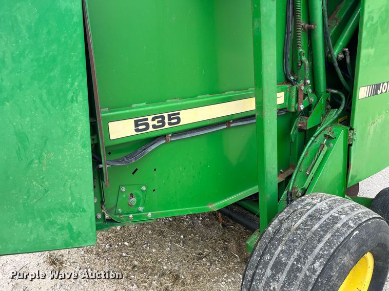 image for item MG9491 1993 John Deere 535  round baler