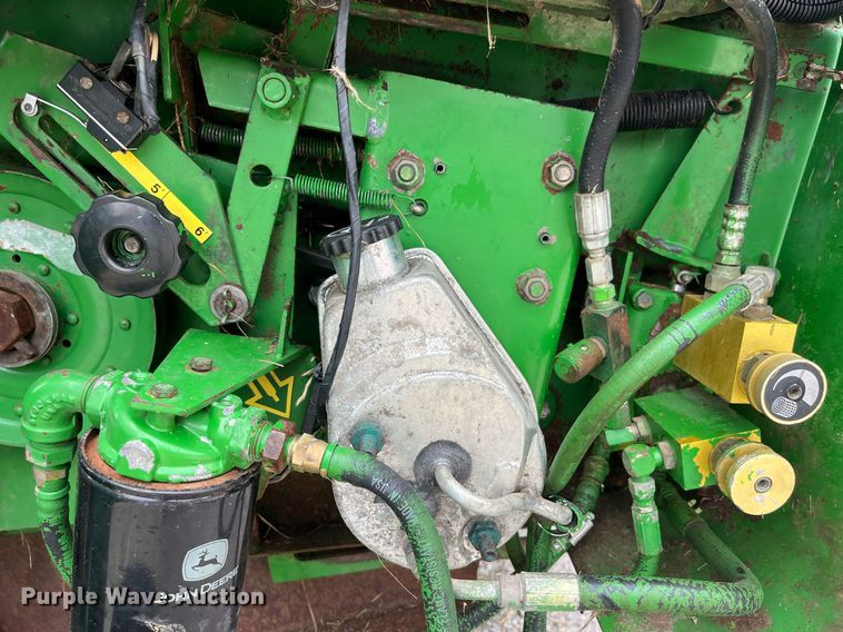 image for item MG9491 1993 John Deere 535  round baler