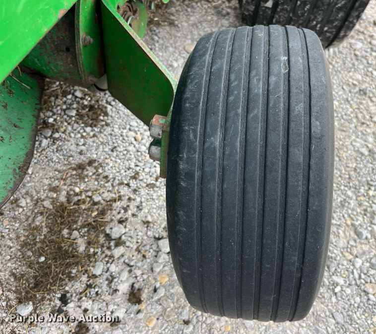 image for item MG9491 1993 John Deere 535  round baler