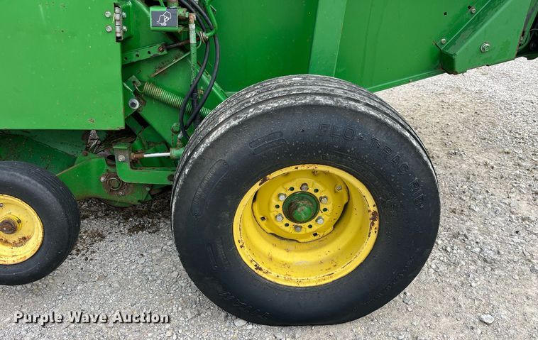image for item MG9491 1993 John Deere 535  round baler
