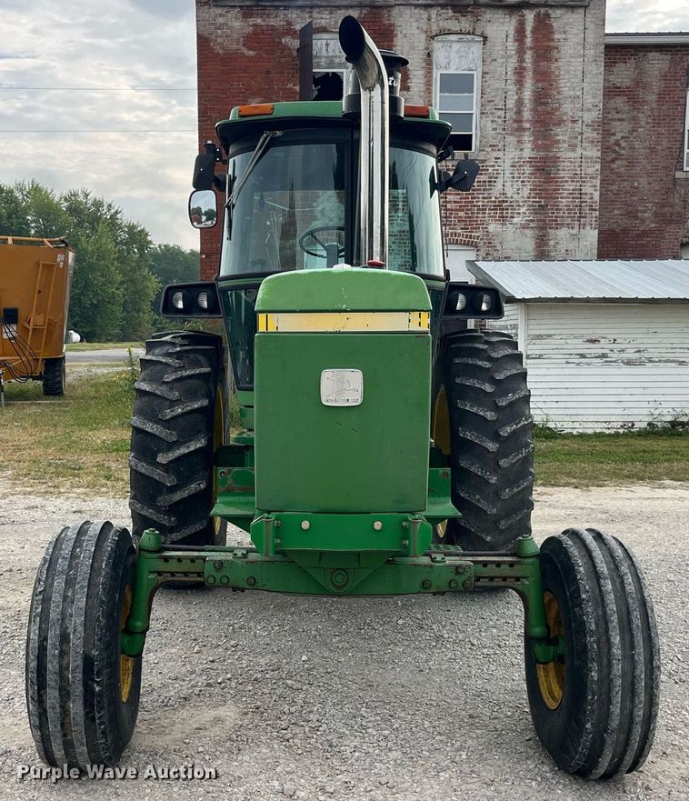 image for item MG9492 1980 John Deere 4440  tractor