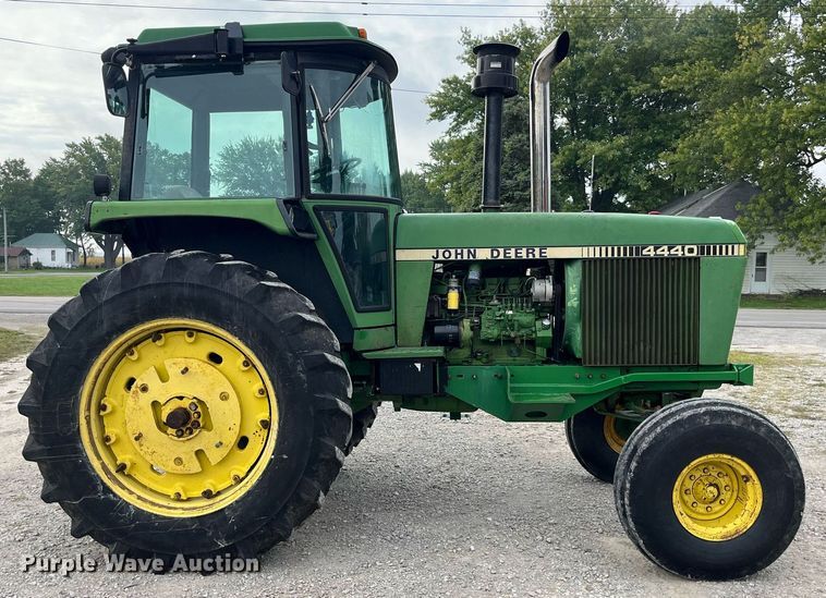 image for item MG9492 1980 John Deere 4440  tractor