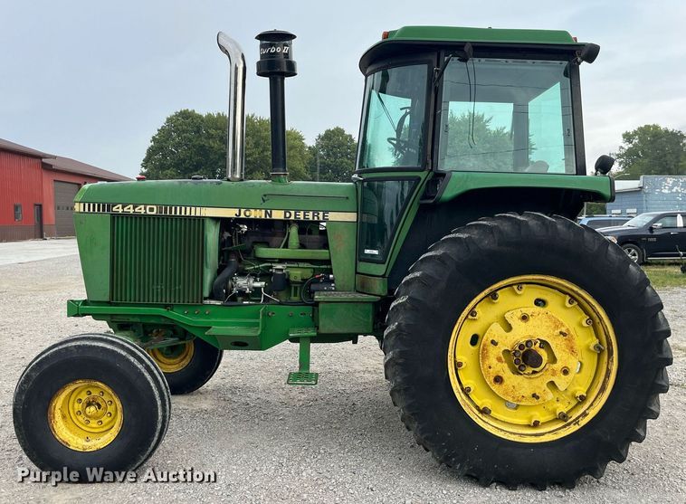 image for item MG9492 1980 John Deere 4440  tractor