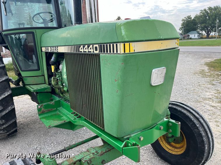 image for item MG9492 1980 John Deere 4440  tractor