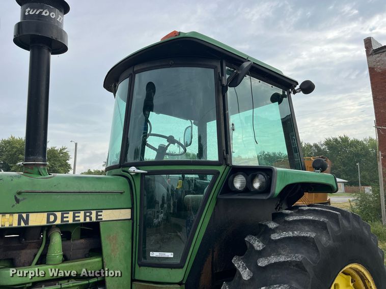 image for item MG9492 1980 John Deere 4440  tractor