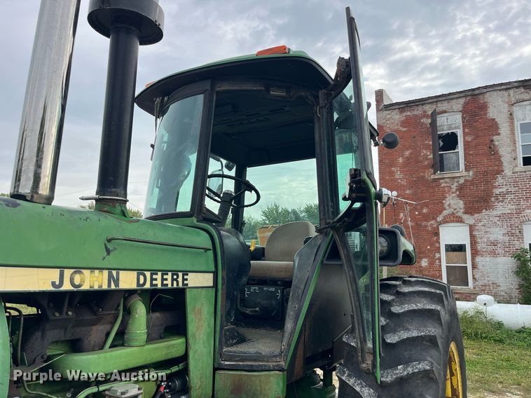 image for item MG9492 1980 John Deere 4440  tractor