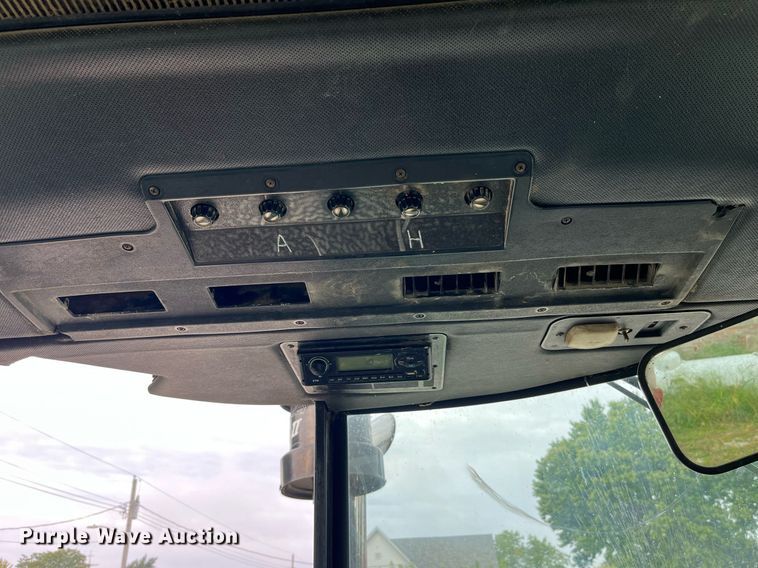 image for item MG9492 1980 John Deere 4440  tractor