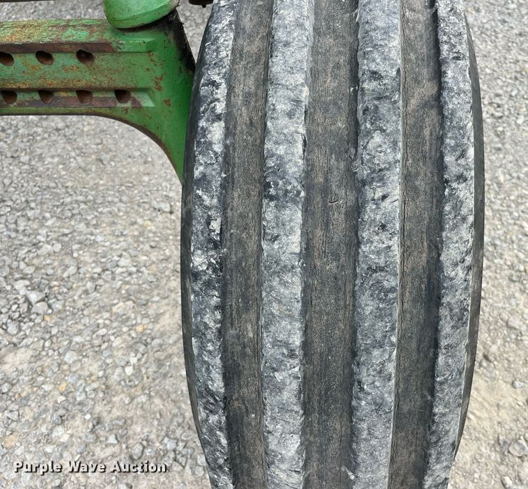 image for item MG9492 1980 John Deere 4440  tractor