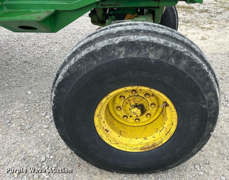 image for item MG9492 1980 John Deere 4440  tractor