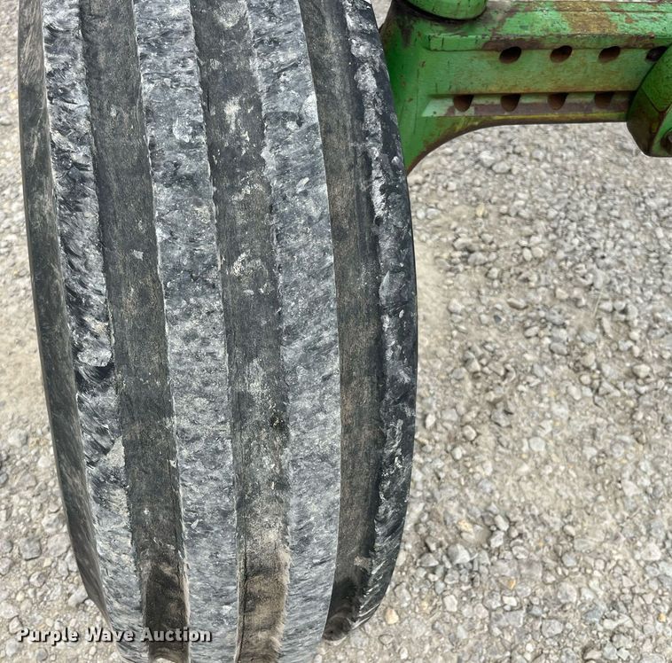 image for item MG9492 1980 John Deere 4440  tractor