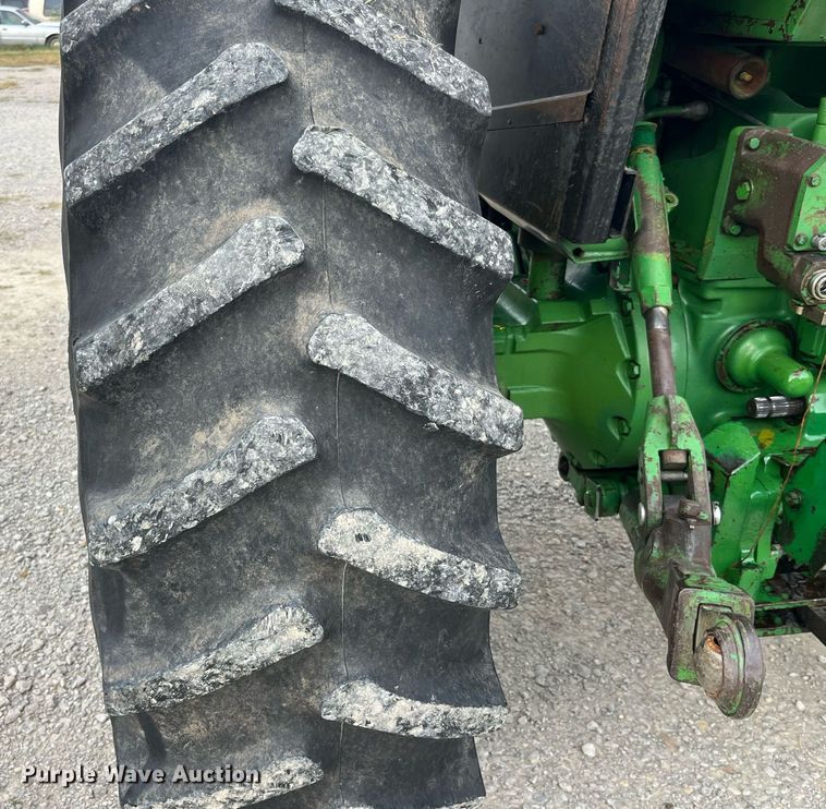 image for item MG9492 1980 John Deere 4440  tractor