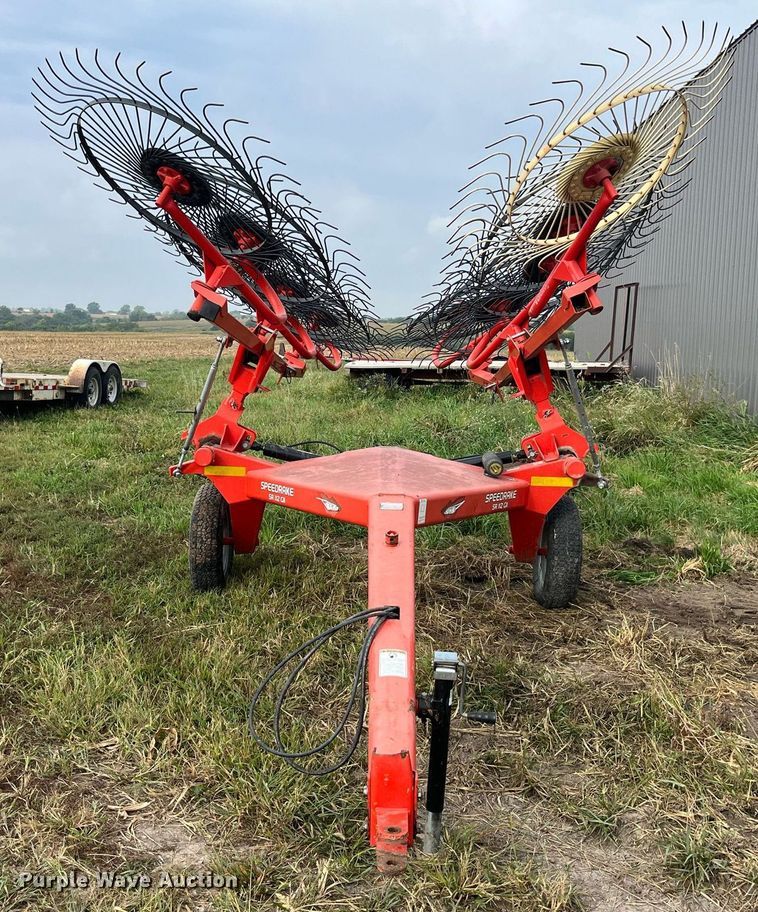 image for item MG9493 Kuhn SR112 GII  hay rake