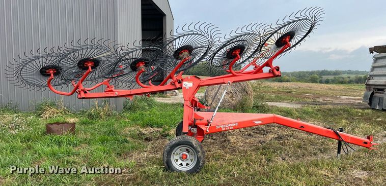 image for item MG9493 Kuhn SR112 GII  hay rake