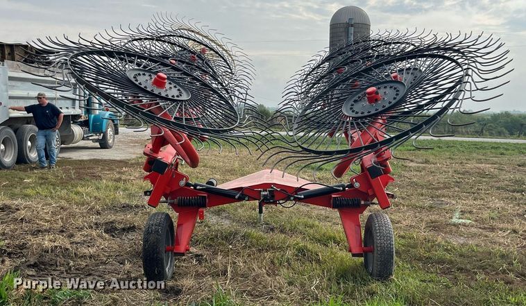 image for item MG9493 Kuhn SR112 GII  hay rake