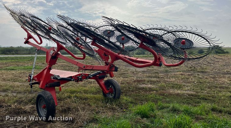 image for item MG9493 Kuhn SR112 GII  hay rake