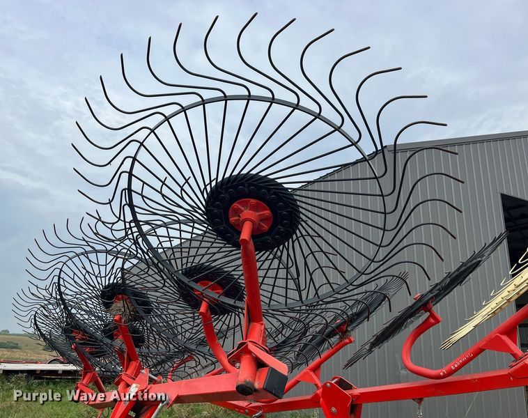 image for item MG9493 Kuhn SR112 GII  hay rake