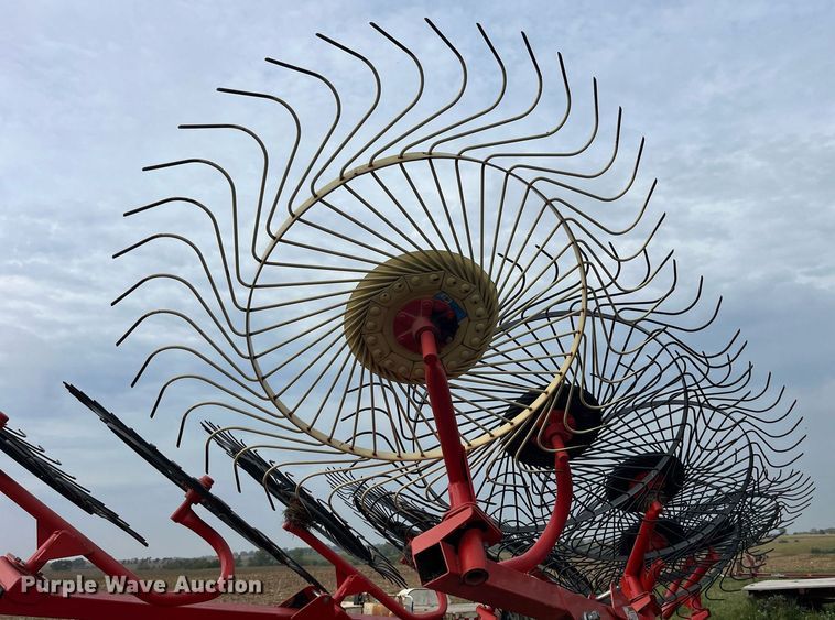 image for item MG9493 Kuhn SR112 GII  hay rake