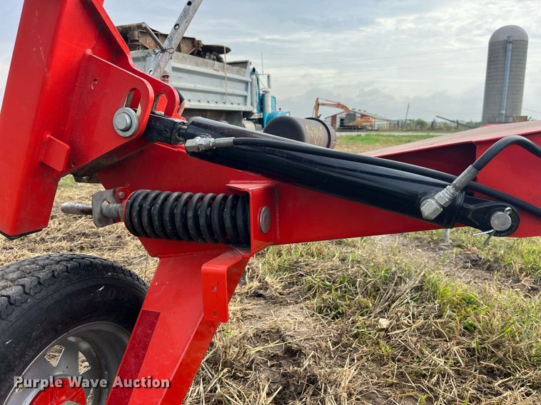 image for item MG9493 Kuhn SR112 GII  hay rake