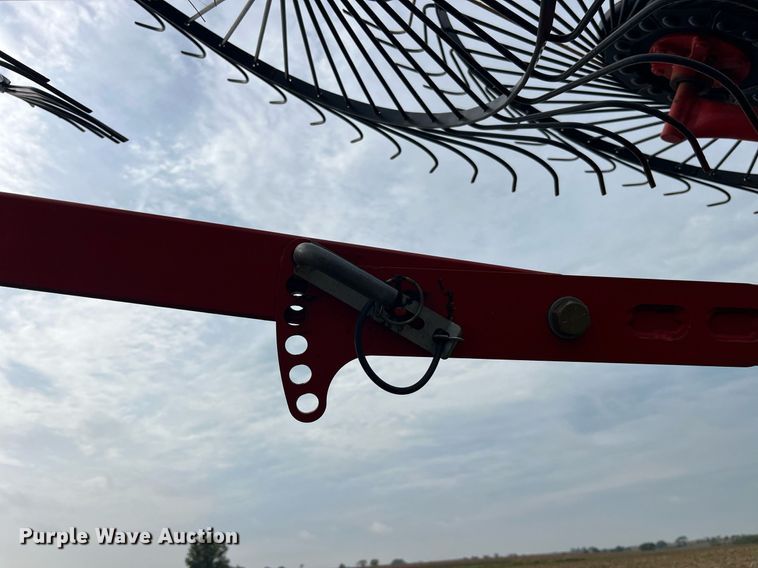 image for item MG9493 Kuhn SR112 GII  hay rake