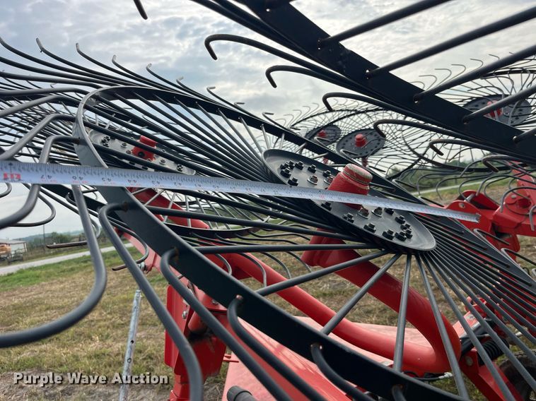 image for item MG9493 Kuhn SR112 GII  hay rake