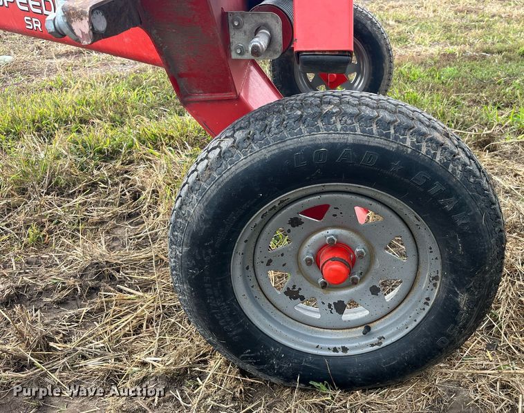 image for item MG9493 Kuhn SR112 GII  hay rake