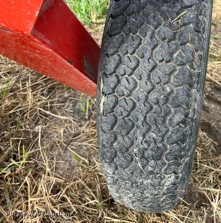 image for item MG9493 Kuhn SR112 GII  hay rake