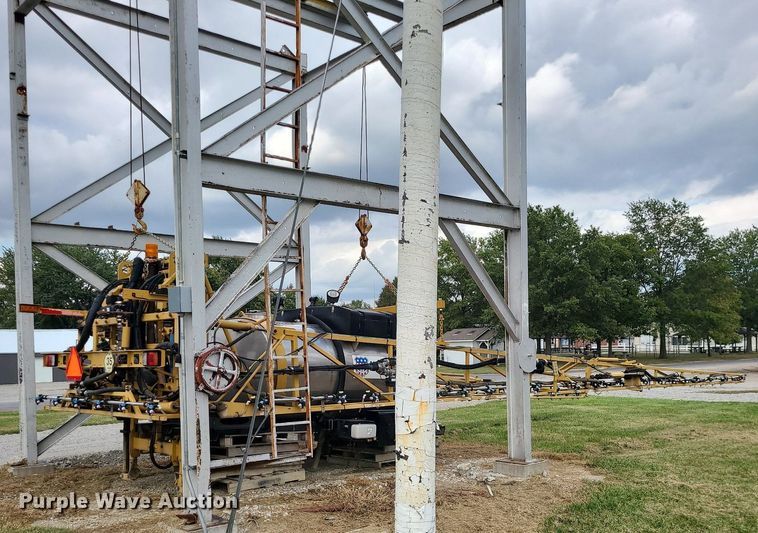 image for item MJ9390 AGCO  sprayer bed