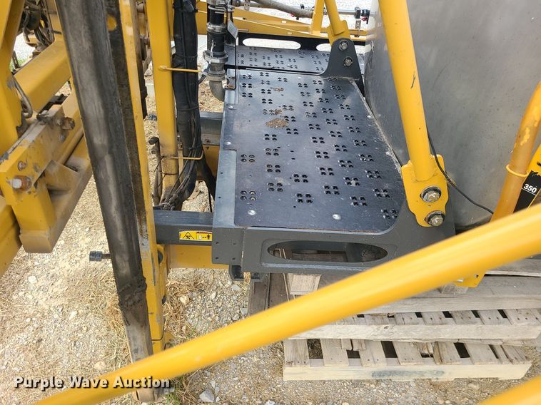 image for item MJ9390 AGCO  sprayer bed