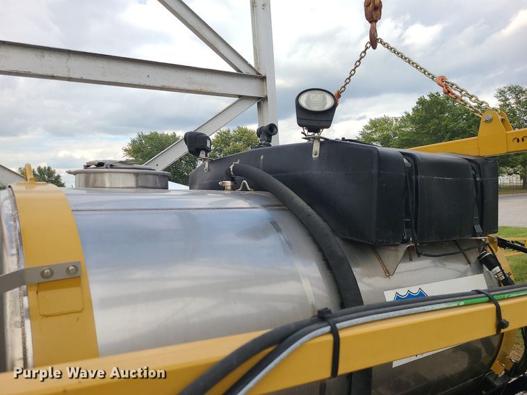 image for item MJ9390 AGCO  sprayer bed