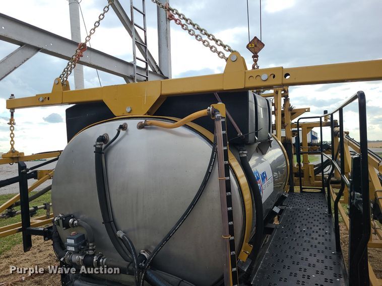 image for item MJ9390 AGCO  sprayer bed