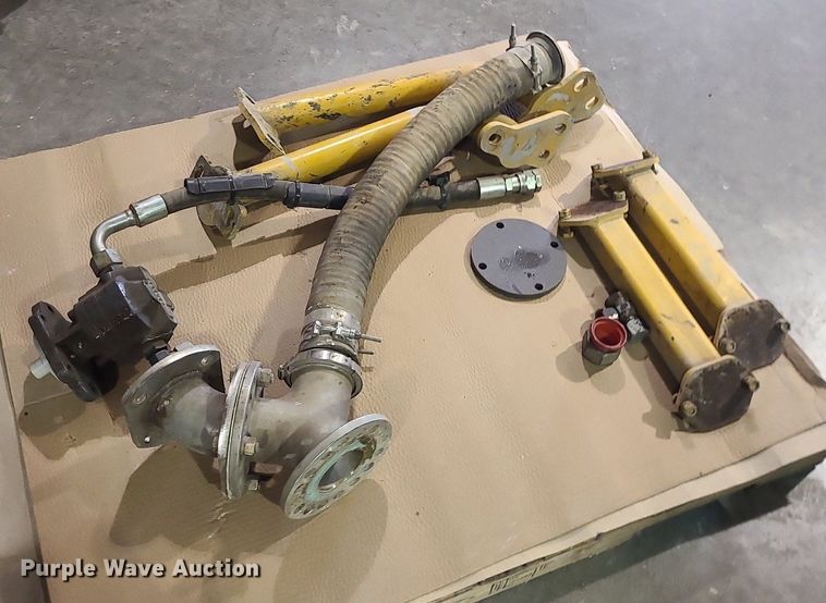 image for item MJ9390 AGCO  sprayer bed