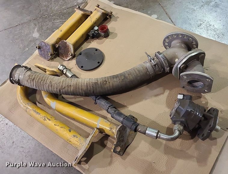 image for item MJ9390 AGCO  sprayer bed