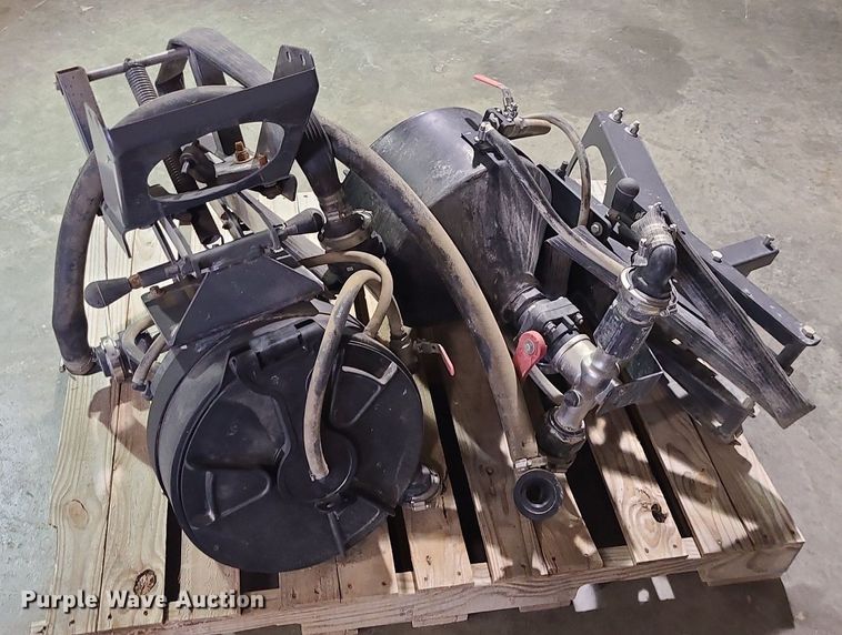 image for item MJ9390 AGCO  sprayer bed