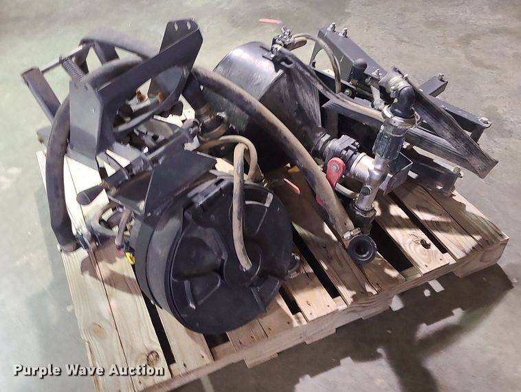 image for item MJ9390 AGCO  sprayer bed