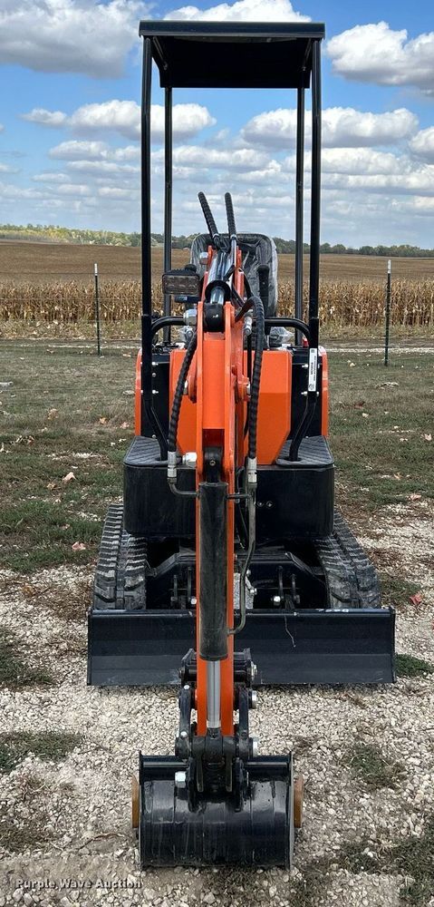 image for item MO9056 2023 AGT QH12  mini excavator