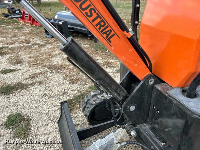 image for item MO9056 2023 AGT QH12  mini excavator