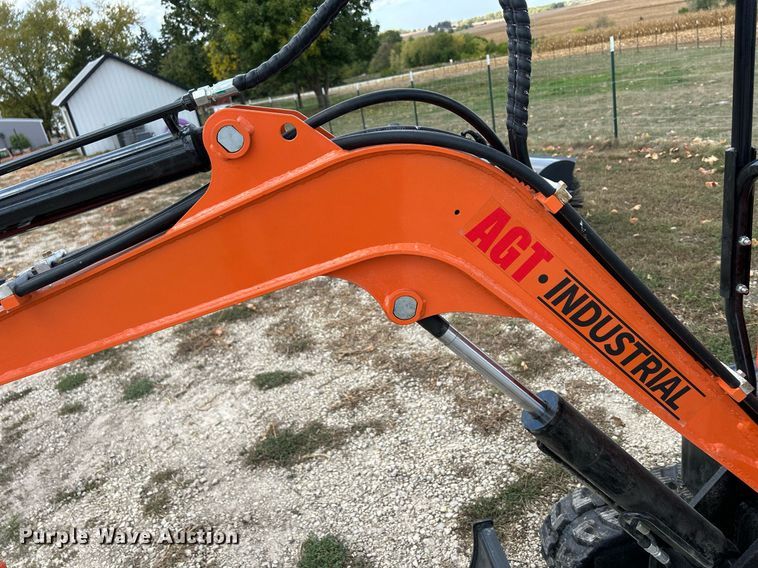 image for item MO9056 2023 AGT QH12  mini excavator