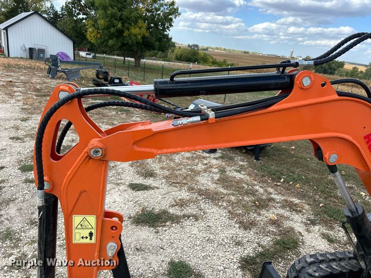 image for item MO9056 2023 AGT QH12  mini excavator