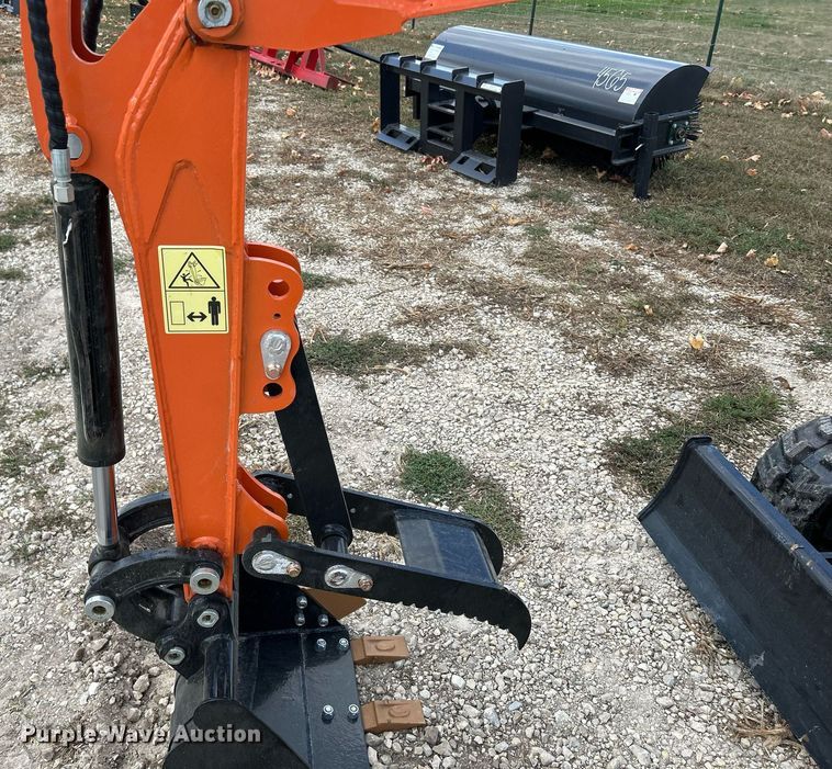 image for item MO9056 2023 AGT QH12  mini excavator