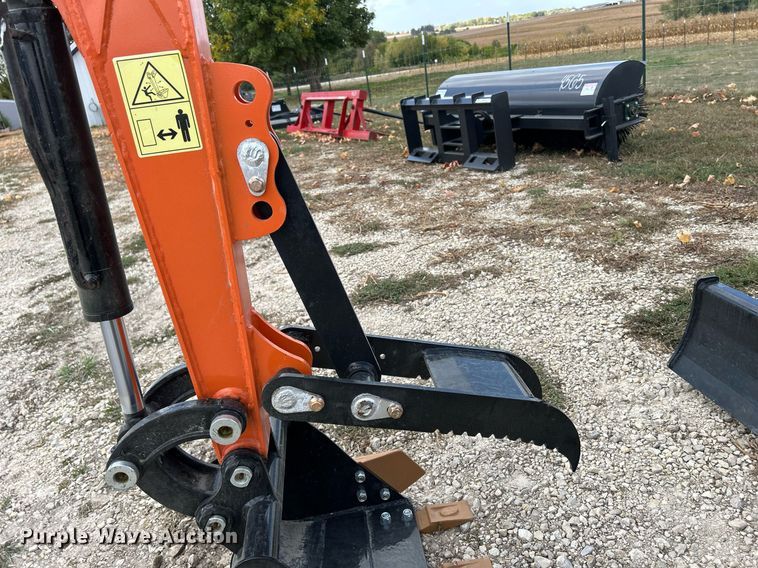 image for item MO9056 2023 AGT QH12  mini excavator