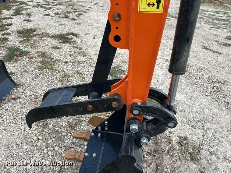 image for item MO9056 2023 AGT QH12  mini excavator