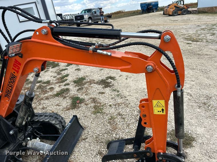 image for item MO9056 2023 AGT QH12  mini excavator