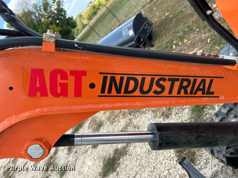 image for item MO9056 2023 AGT QH12  mini excavator