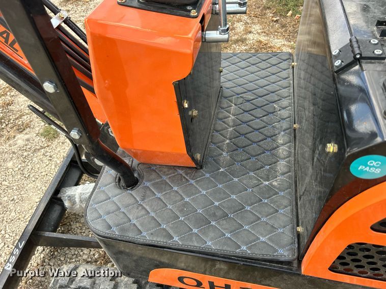 image for item MO9056 2023 AGT QH12  mini excavator